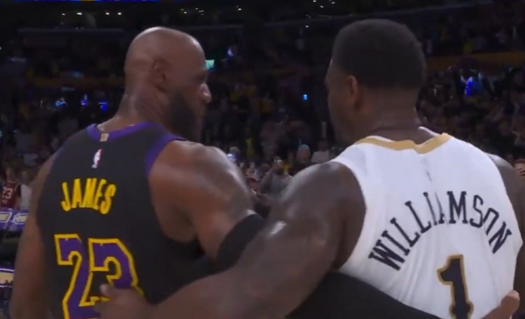 开云体育下载-詹姆斯to锡安：去TMD 别听A·史密斯那些废话